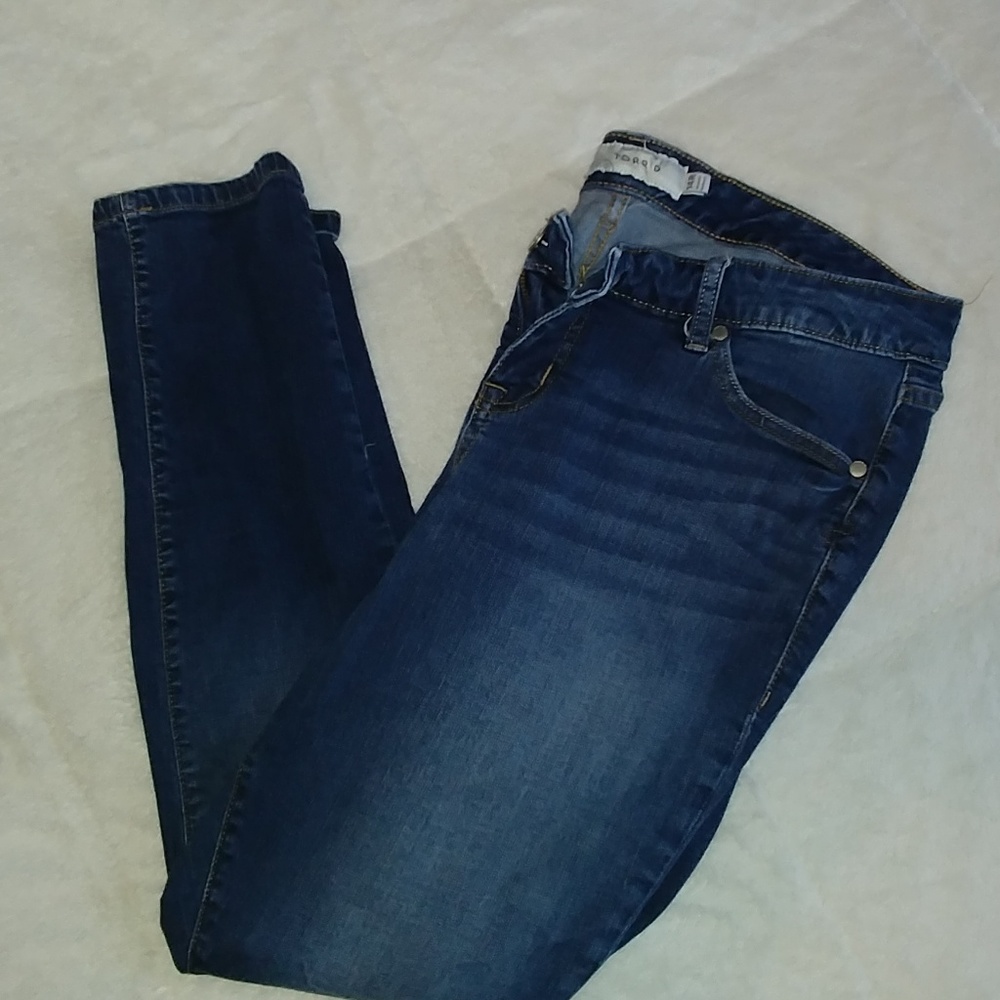 2 pairs Torrid Skinny Jeans NWOT